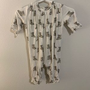 Kate Quinn ice skates romper 0-3 months
